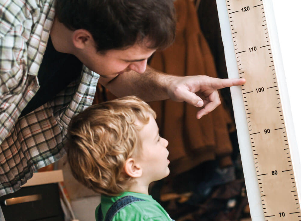 Image of father guide to the child
